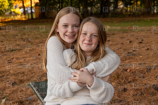 Minishoot: Eleanor and Caroline, 13 years old and 11 years old